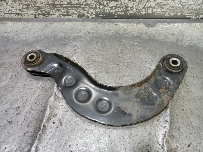 Recambio de brazo suspension superior trasero izquierdo para ford c-max trend referencia OEM IAM AV615500CA  