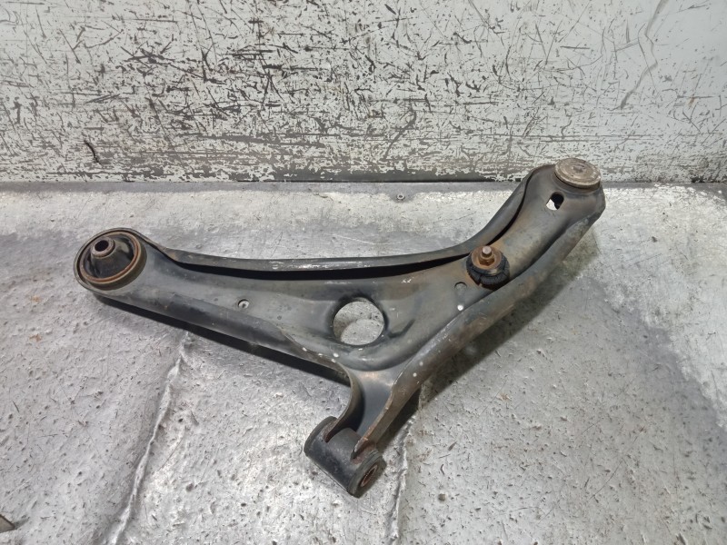 Recambio de brazo suspension inferior delantero derecho para toyota yaris (ncp1/nlp1/scp1) 1.4 d-4d linea luna referencia OEM IA