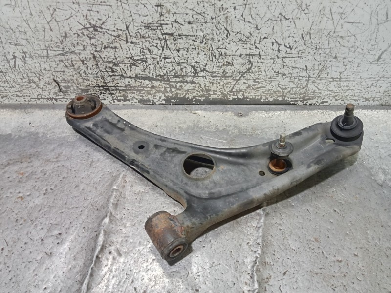 Recambio de brazo suspension inferior delantero izquierdo para toyota yaris (ncp1/nlp1/scp1) 1.4 d-4d linea luna referencia OEM 