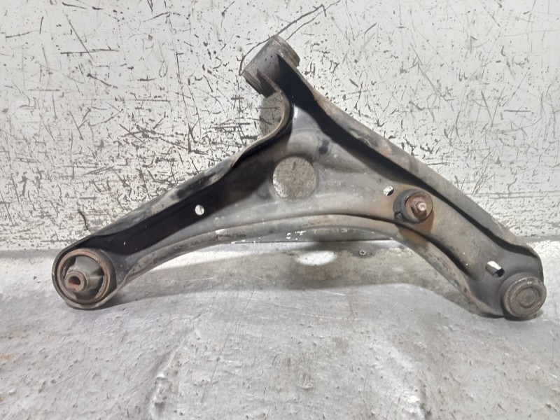 Recambio de brazo suspension inferior delantero izquierdo para toyota yaris (ncp1/nlp1/scp1) 1.4 d-4d linea luna referencia OEM 