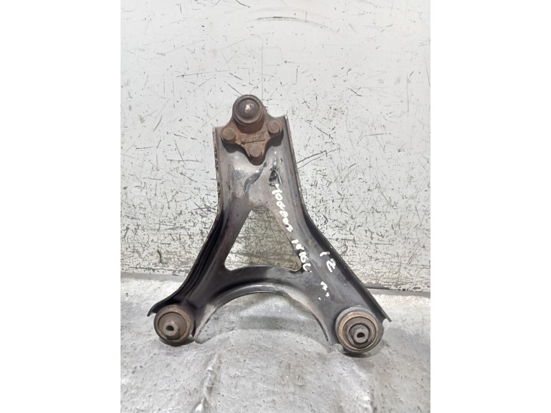 Recambio de brazo suspension inferior delantero izquierdo para ford mondeo berlina/familiar (fd) 1.8 16v cat referencia OEM IAM 