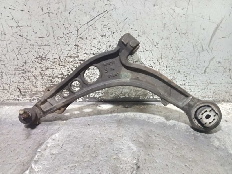Recambio de brazo suspension inferior delantero izquierdo para lancia ypsilon (101) 1.3 multijet 16v platino (10.2006) referenci