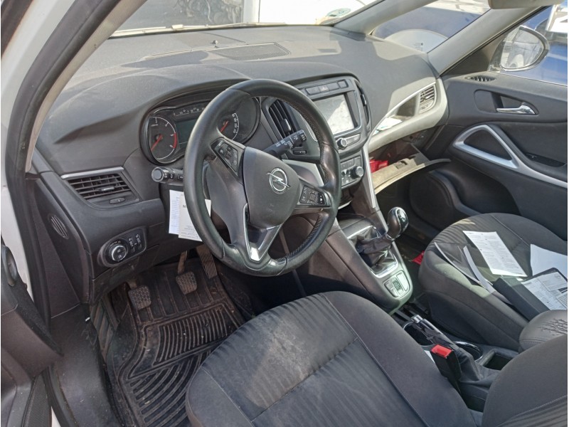 opel zafira (c) del año 2016