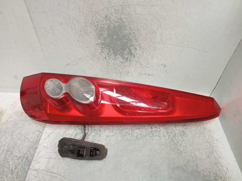 Recambio de piloto trasero derecho para ford fiesta (cbk) steel referencia OEM IAM   