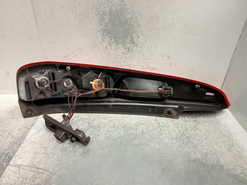 Recambio de piloto trasero derecho para ford fiesta (cbk) steel referencia OEM IAM   