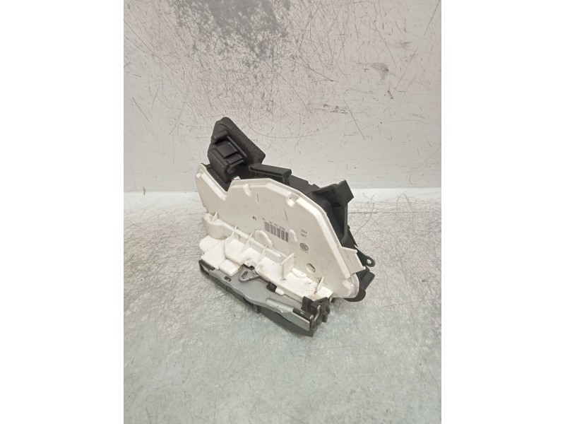 Recambio de motor cierre centralizado delantero derecho para volkswagen golf vii lim. gte referencia OEM IAM 5K1837016D  