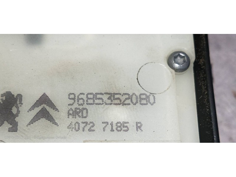 Recambio de motor cierre centralizado trasero derecho para citroen c4 lim. seduction referencia OEM IAM 9685352080  