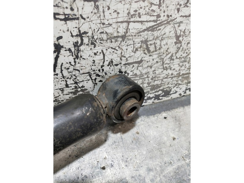 Recambio de amortiguador trasero izquierdo para nissan maxima qx (a32) 2,0 se (1997) referencia OEM IAM   