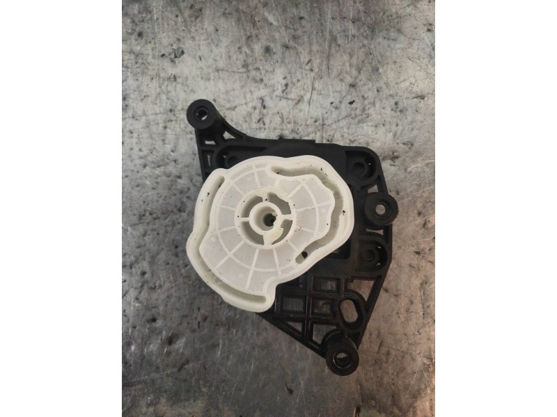 Recambio de motor apertura trampillas climatizador para kia rio basic referencia OEM IAM H40730880  