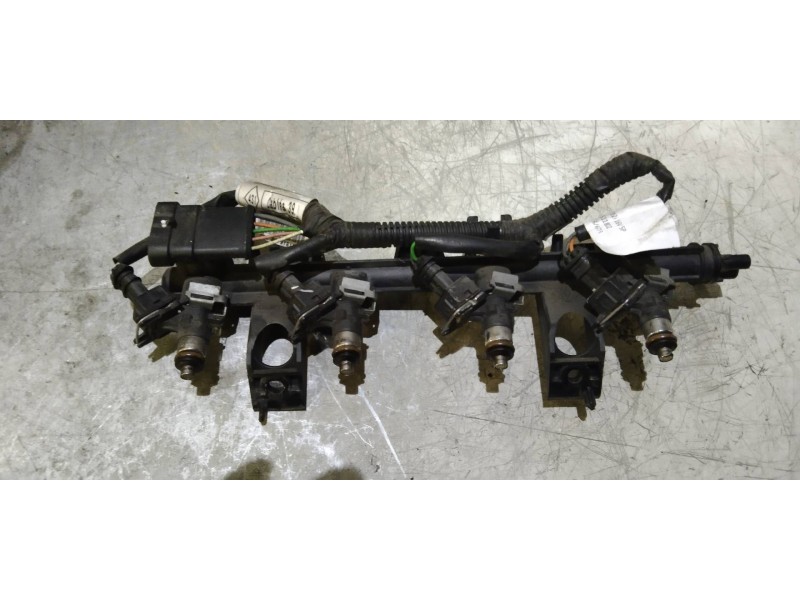Recambio de rampa inyectora para renault clio iii referencia OEM IAM 8200367230  