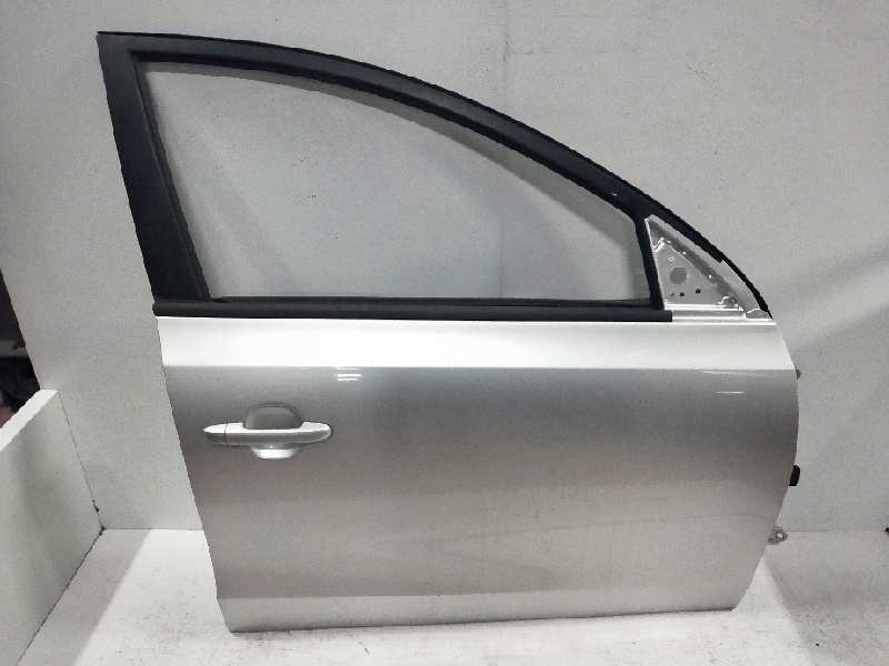 Recambio de puerta delantera derecha para hyundai i30cw 1.6 crdi cat referencia OEM IAM   