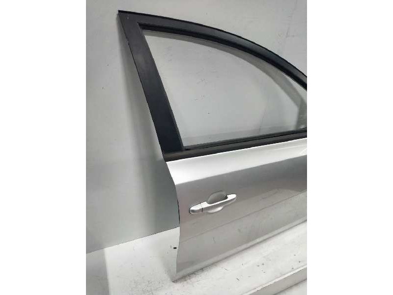 Recambio de puerta delantera derecha para hyundai i30cw 1.6 crdi cat referencia OEM IAM   