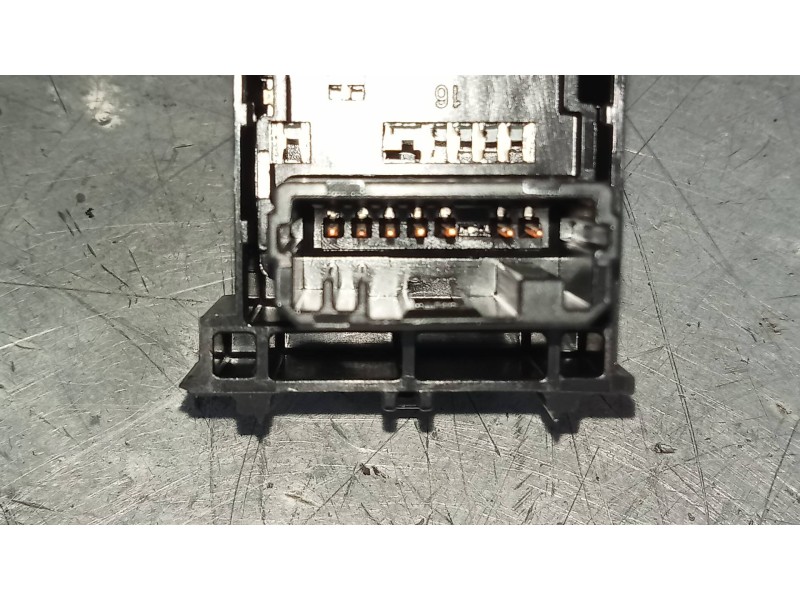 Recambio de mando elevalunas delantero derecho para lexus nx 300h 4wd referencia OEM IAM 193124 3071J90 