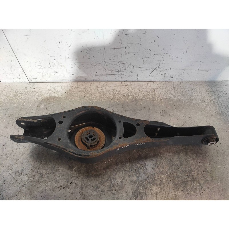Recambio de brazo suspension superior trasero izquierdo para volkswagen golf v berlina (1k1) highline 4motion referencia OEM IAM