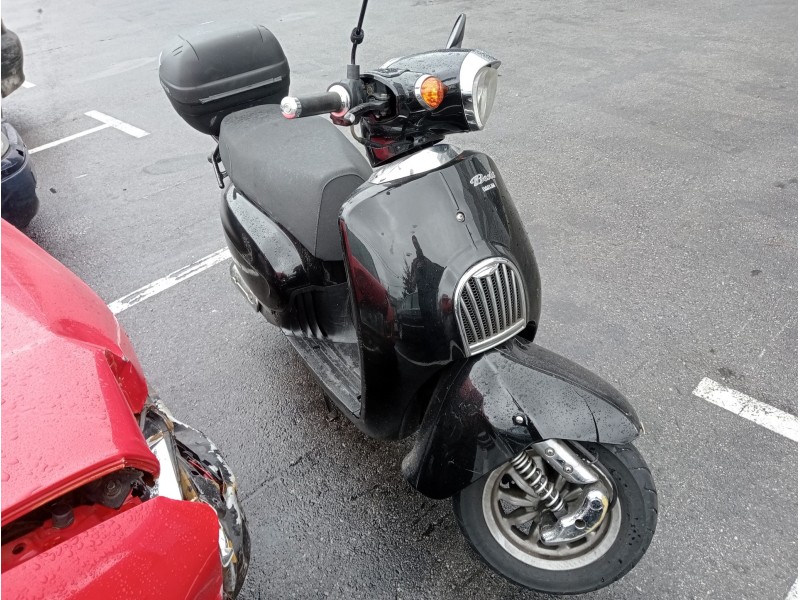 daelim besbi 125 del año 2011