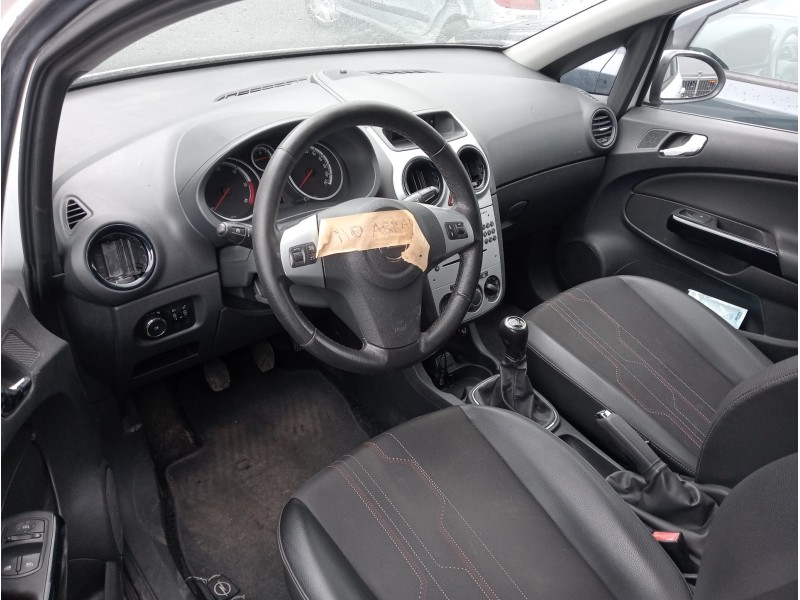 opel corsa d del año 2012