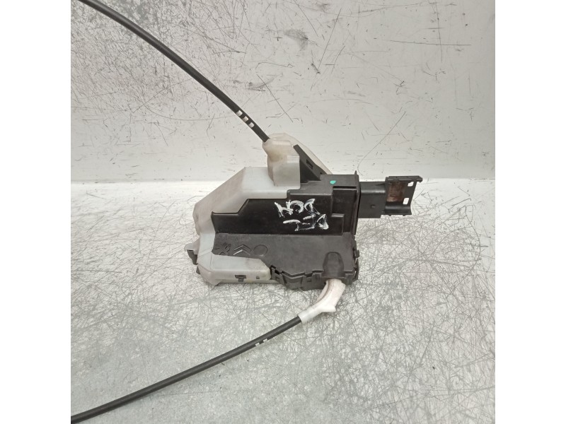 Recambio de motor cierre centralizado delantero derecho para peugeot 5008 confort referencia OEM IAM   