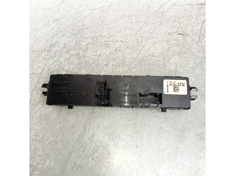 Recambio de mando multifuncion para peugeot 5008 confort referencia OEM IAM 98070056ZD  