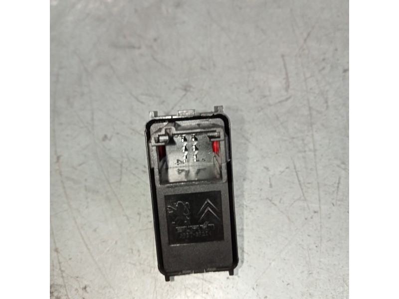 Recambio de mando elevalunas trasero izquierdo para peugeot 5008 confort referencia OEM IAM   