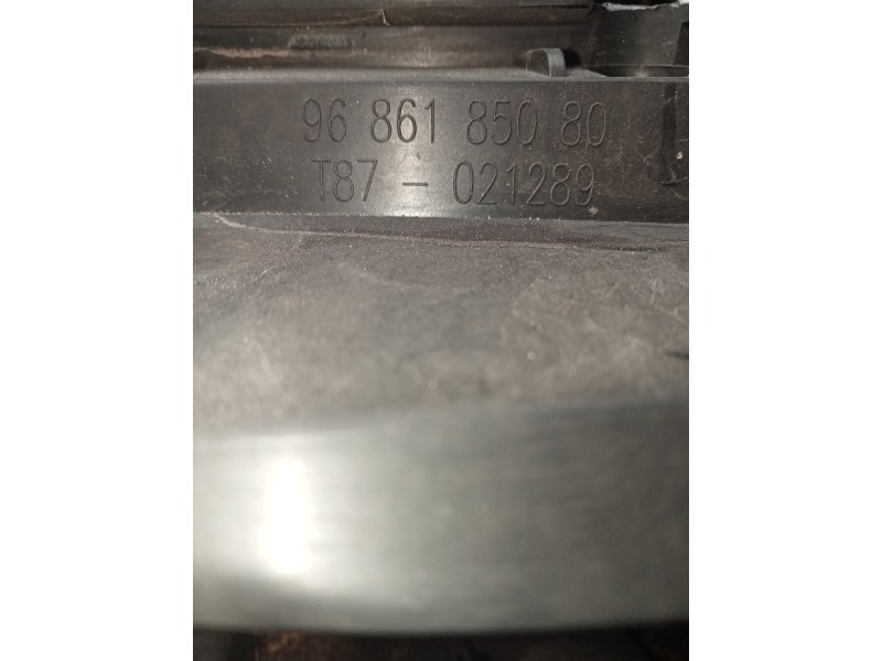 Recambio de panel frontal para peugeot 5008 confort referencia OEM IAM 9686185080  SUPERIOR