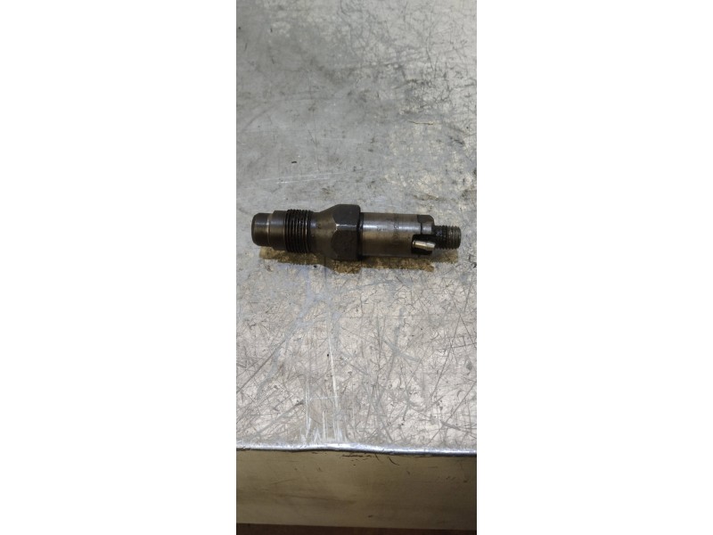 Recambio de inyector para peugeot 206 berlina xr referencia OEM IAM LCR6736001  