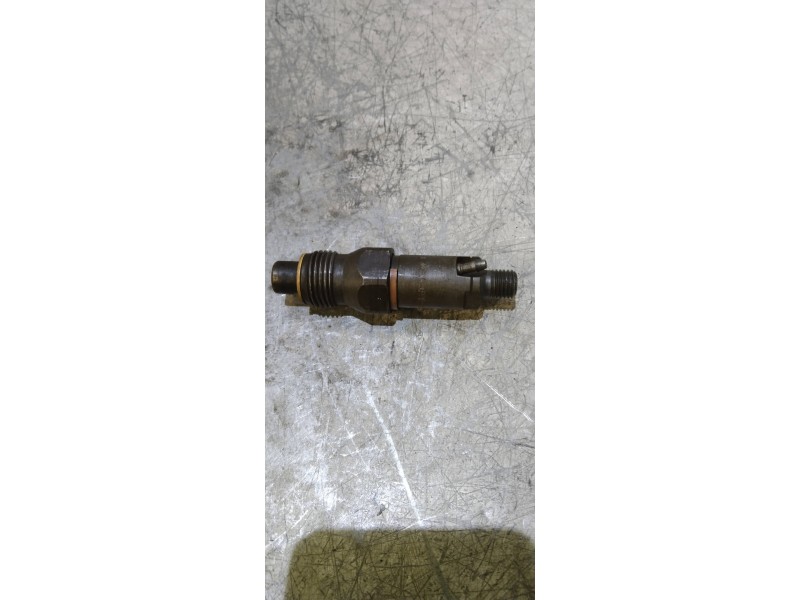 Recambio de inyector para renault kangoo (f/kc0) 1.9 diesel referencia OEM IAM LCR6735406H  