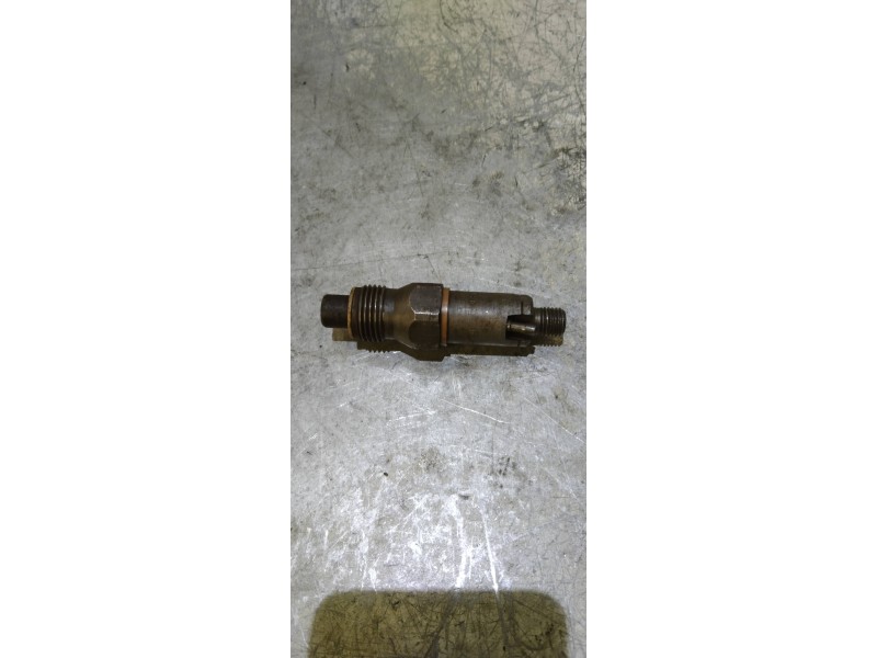 Recambio de inyector para renault kangoo (f/kc0) 1.9 diesel referencia OEM IAM LCR6735406H  