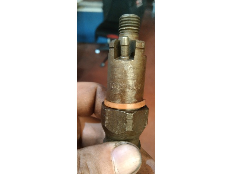 Recambio de inyector para renault kangoo (f/kc0) 1.9 diesel referencia OEM IAM LCR6735406H  