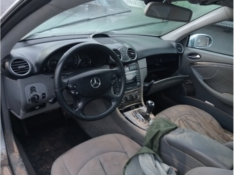 mercedes clase clk (w209) coupe del año 2002