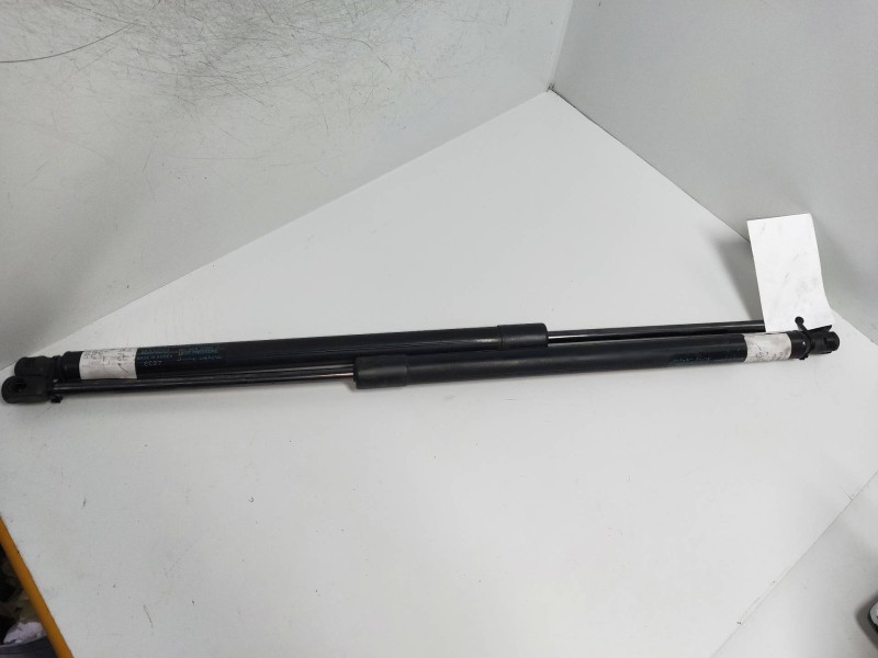 Recambio de amortiguadores maletero / porton para hyundai h1 2.5 crdi cat referencia OEM IAM 817704H020  