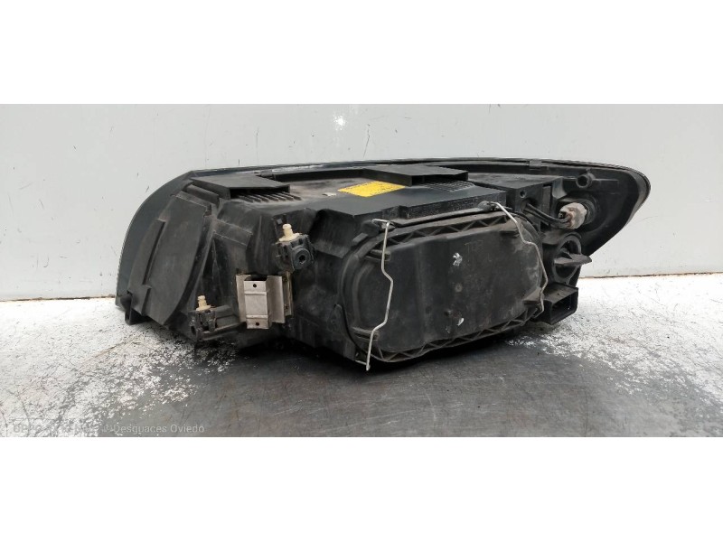 Recambio de faro derecho para volvo v50 familiar 2.0 d kinetic referencia OEM IAM 30678899 0301198202 