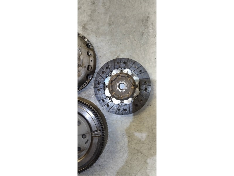 Recambio de kit embrague para toyota corolla verso (r1) 2.2 turbodiesel cat referencia OEM IAM   