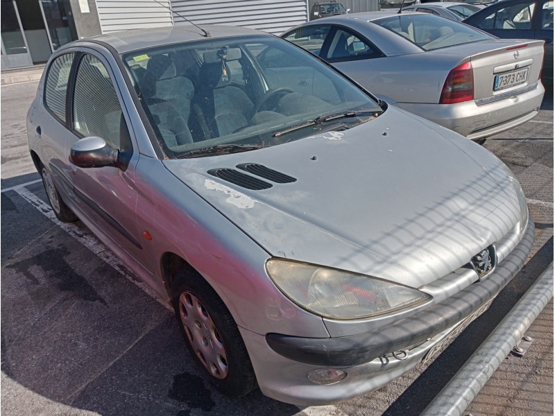 peugeot 206 berlina del año 2000