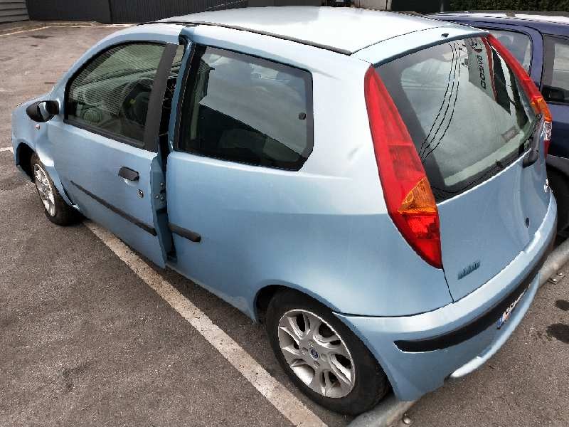 fiat punto berlina (188) del año 2001