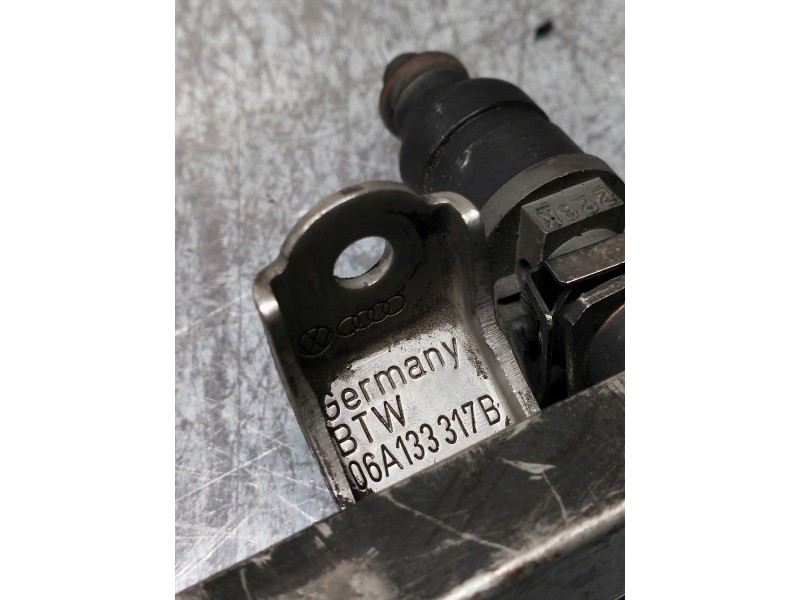 Recambio de rampa inyectora para audi a3 (8l) 1.8 ambiente referencia OEM IAM 06A133317B  
