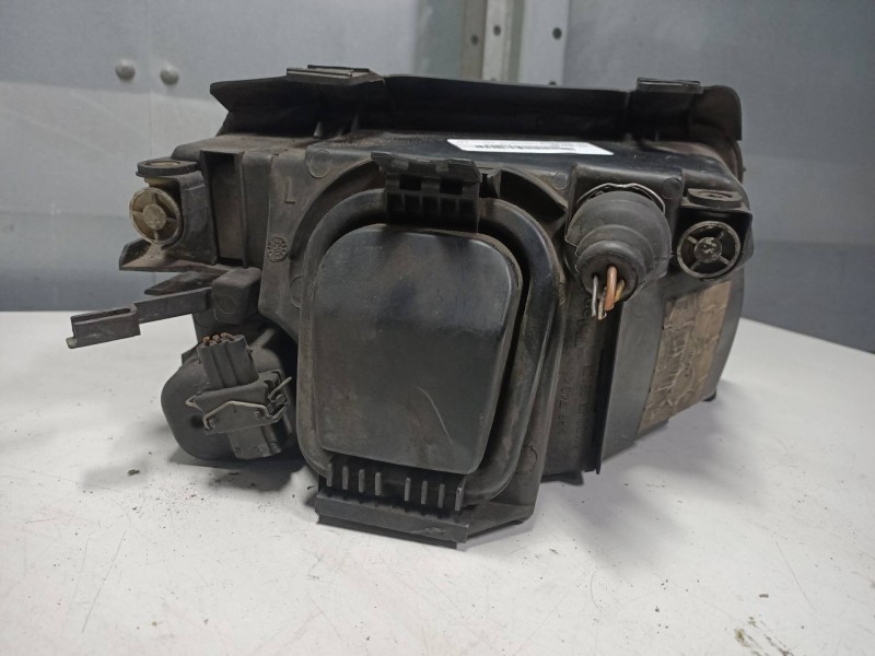 Recambio de faro izquierdo para audi a4 berlina (b5) 1.8 referencia OEM IAM 8DO941003A  