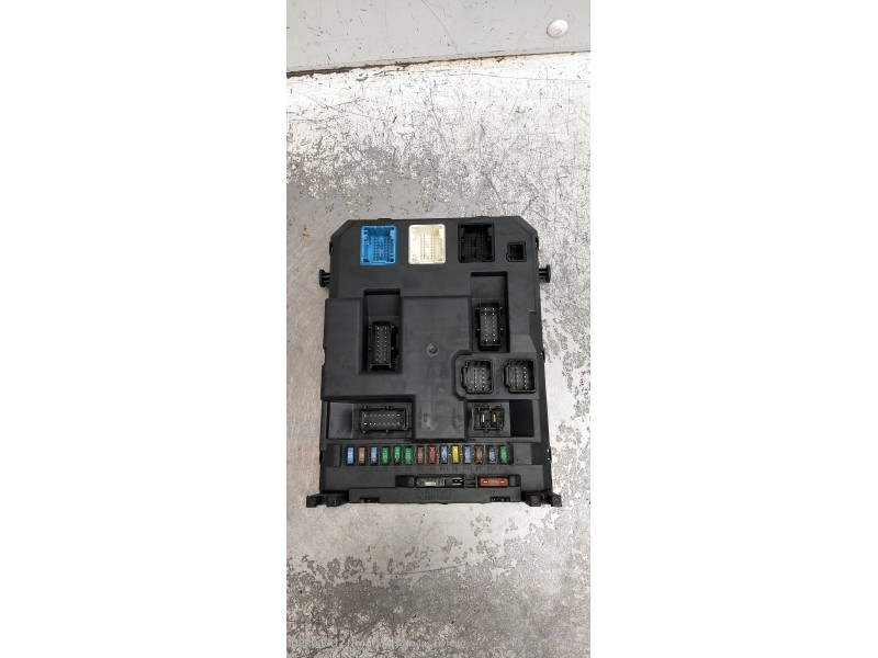 Recambio de caja reles / fusibles para citroen c3 exclusive referencia OEM IAM 9666952280 BSIEVX0400 
