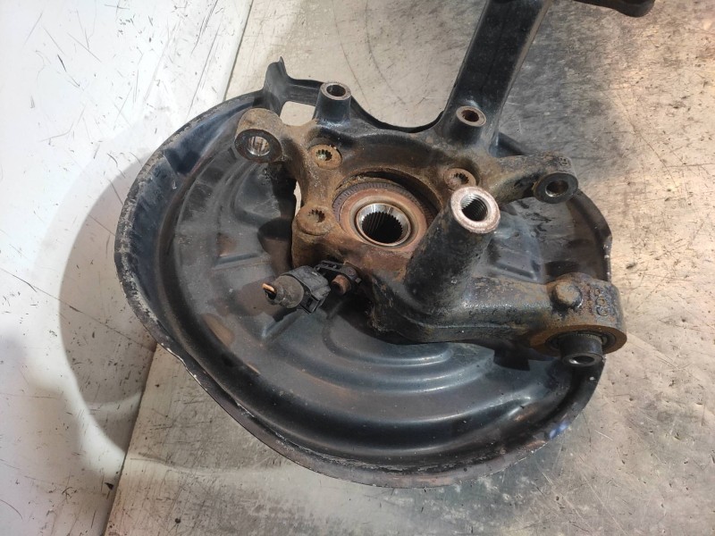 Recambio de mangueta trasera izquierda para volkswagen golf v berlina (1k1) highline 4motion referencia OEM IAM   1K0505223K