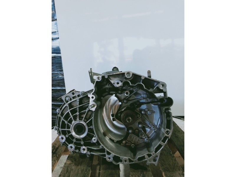 Recambio de caja cambios para lancia delta (181) gold referencia OEM IAM C63563516 0044933 6V