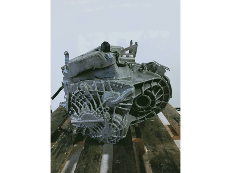 Recambio de caja cambios para lancia delta (181) gold referencia OEM IAM C63563516 0044933 6V