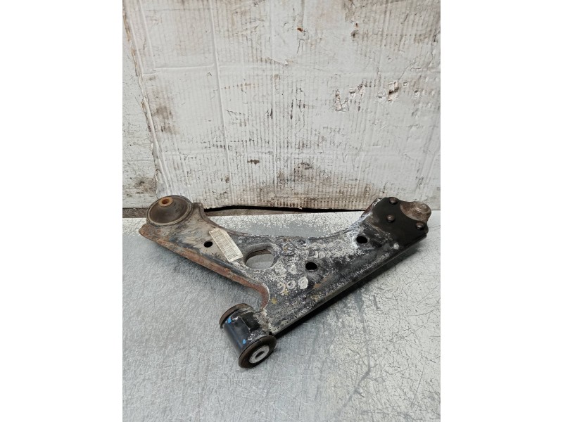 Recambio de brazo suspension inferior delantero derecho para opel corsa d 1.3 16v cdti cat (z 13 dth / l4i) referencia OEM IAM  