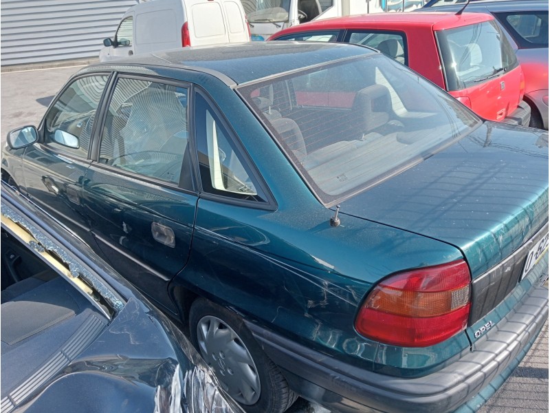 opel astra f berlina del año 1994