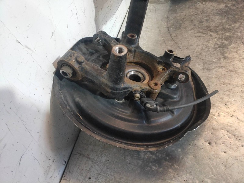 Recambio de mangueta trasera derecha para volkswagen golf v berlina (1k1) highline 4motion referencia OEM IAM   1K0505224K