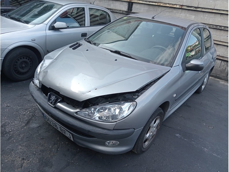 peugeot 206 berlina del año 2001