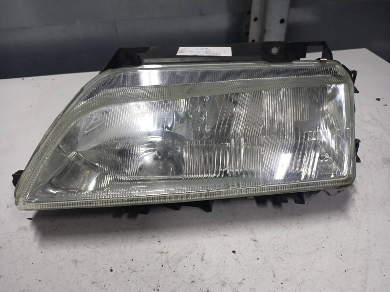 Recambio de faro izquierdo para citroen xantia berlina 2.0 hdi referencia OEM IAM 9626864880  