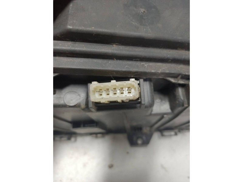 Recambio de faro izquierdo para citroen xantia berlina 1.6 tentation referencia OEM IAM   