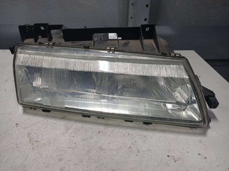 Recambio de faro derecho para citroen xm berlina 2.0 referencia OEM IAM 085620  