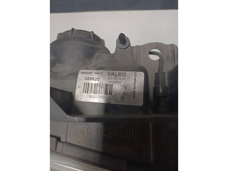 Recambio de faro derecho para citroen xm berlina 2.0 referencia OEM IAM 085620  
