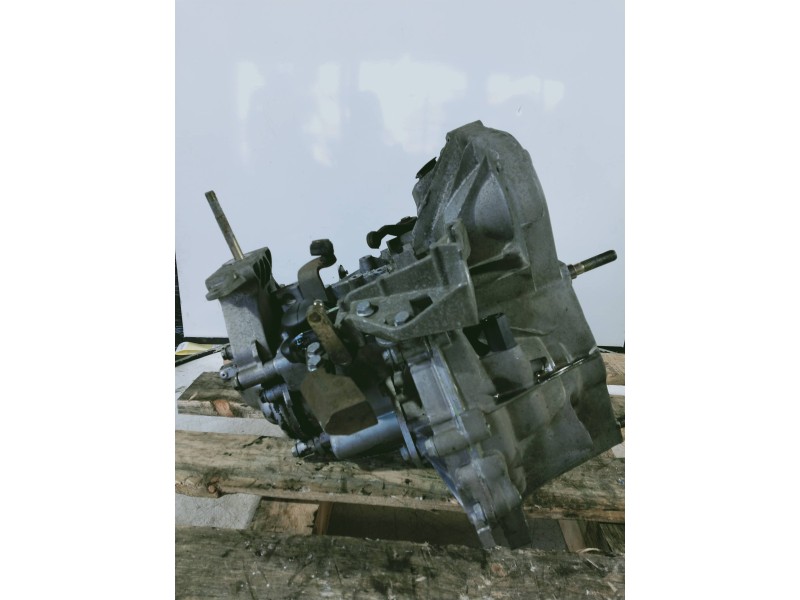 Recambio de caja cambios para fiat punto berlina (188) 1.9 jtd cat referencia OEM IAM 8923114  5V