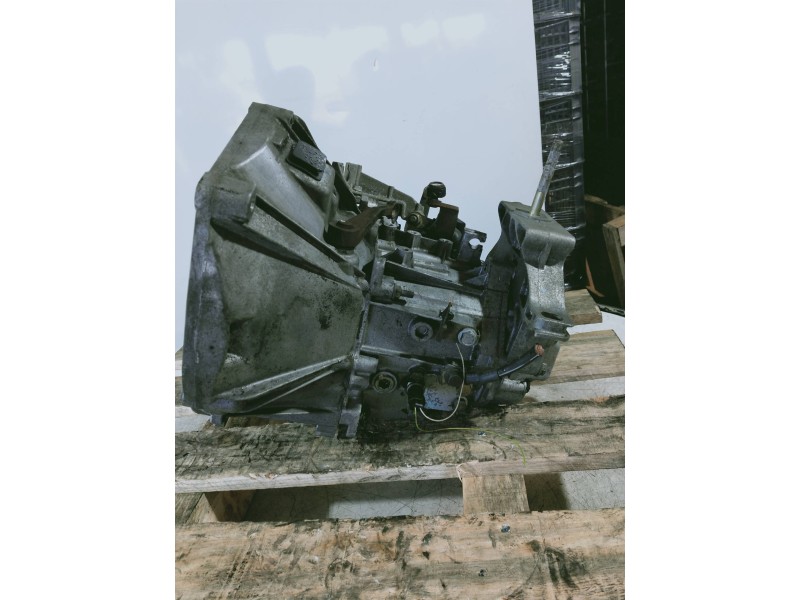Recambio de caja cambios para fiat punto berlina (188) 1.9 jtd cat referencia OEM IAM 8923114  5V